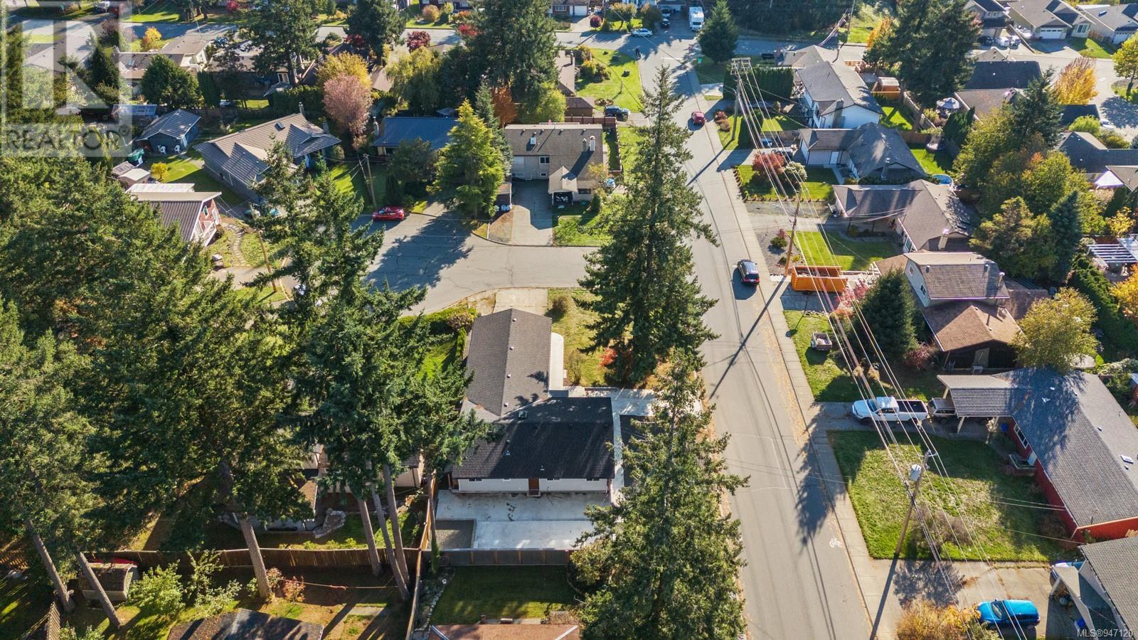 755 Lorne Cres