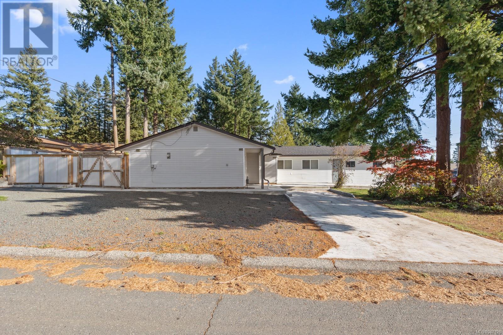 755 Lorne Cres