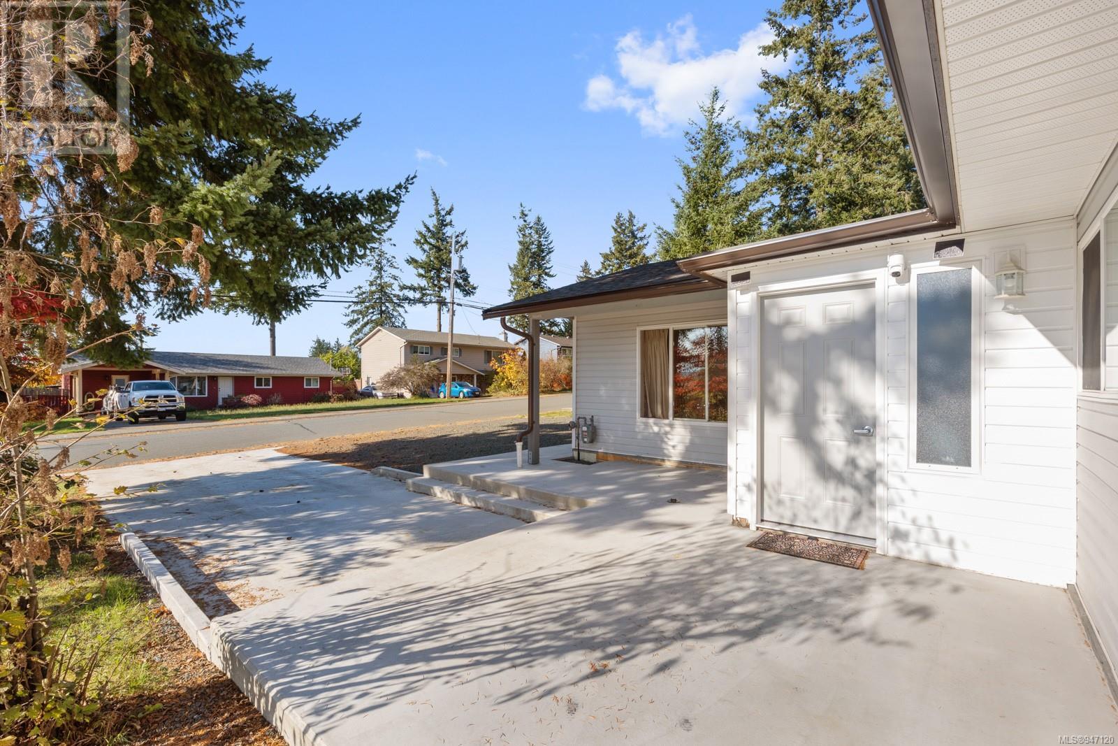 755 Lorne Cres