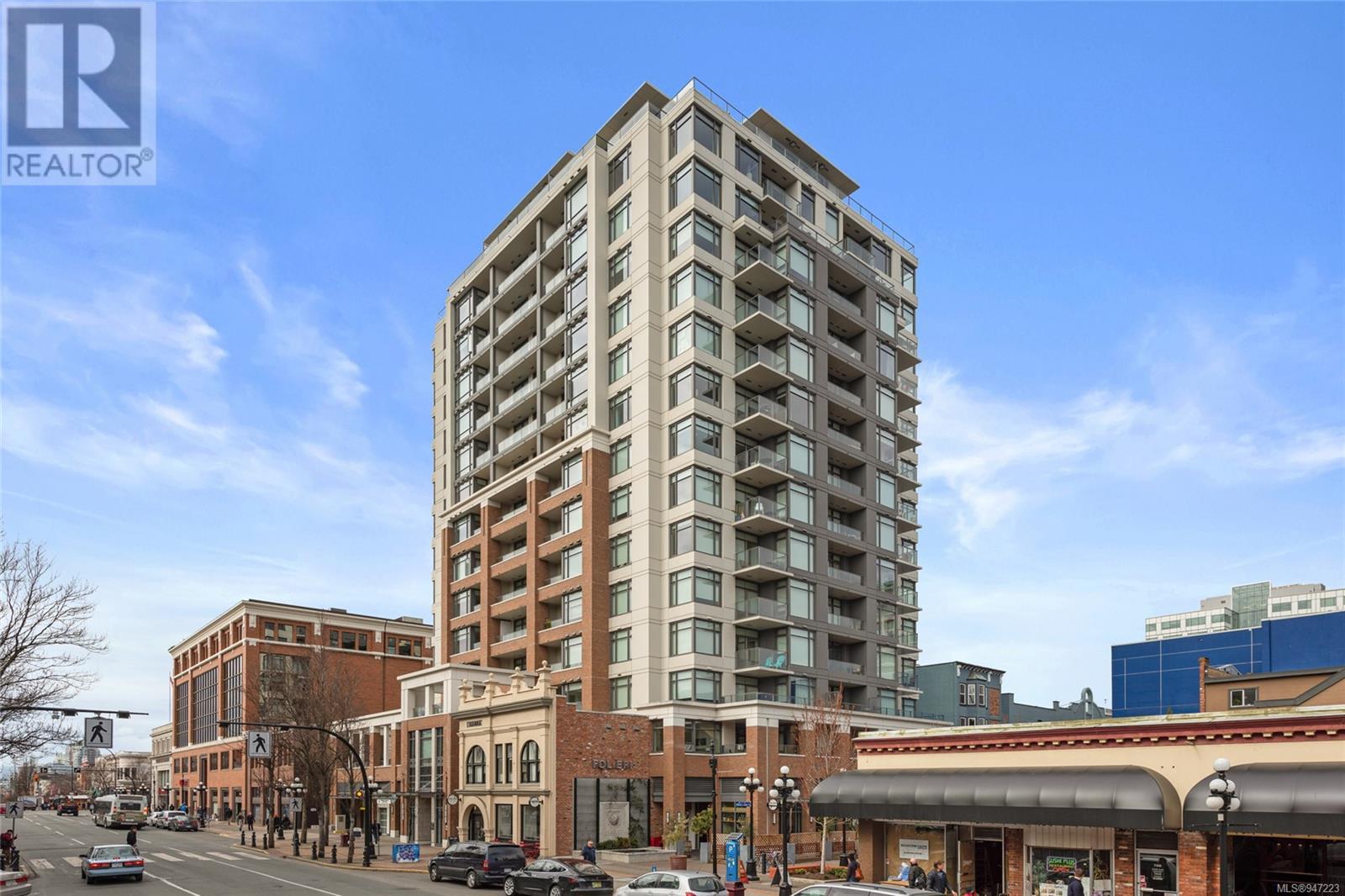 305 728 Yates St, #305