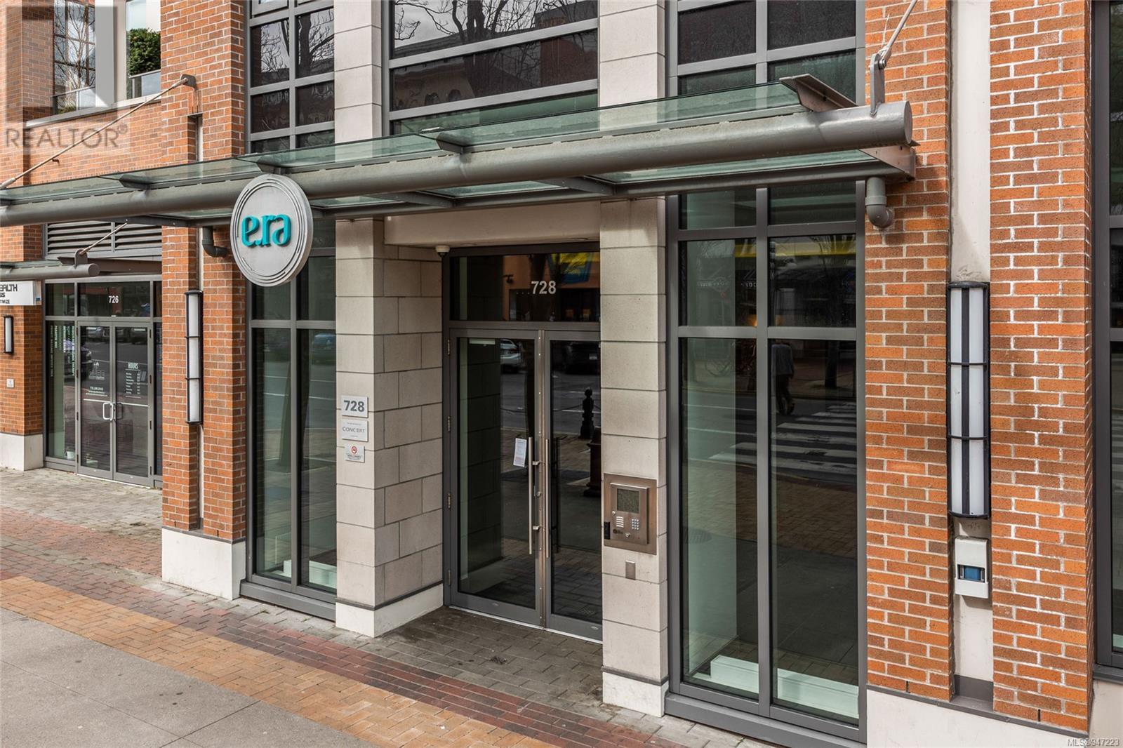 305 728 Yates St, #305
