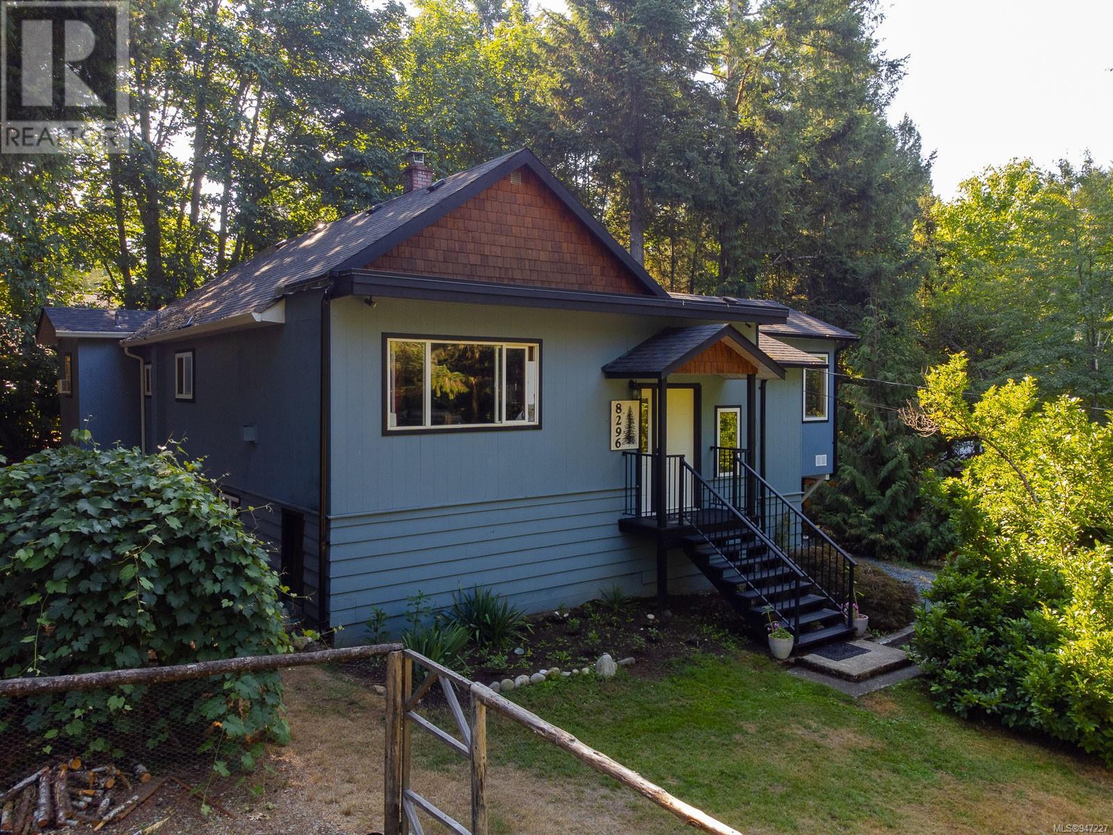 8296 Dickson Dr