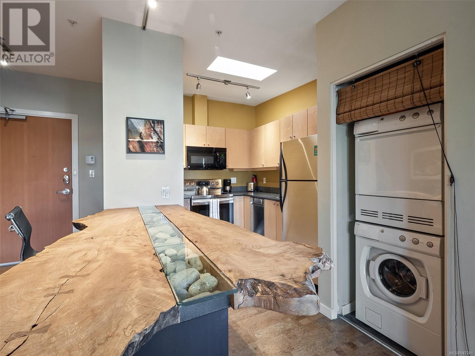 301 534 Yates St, #301