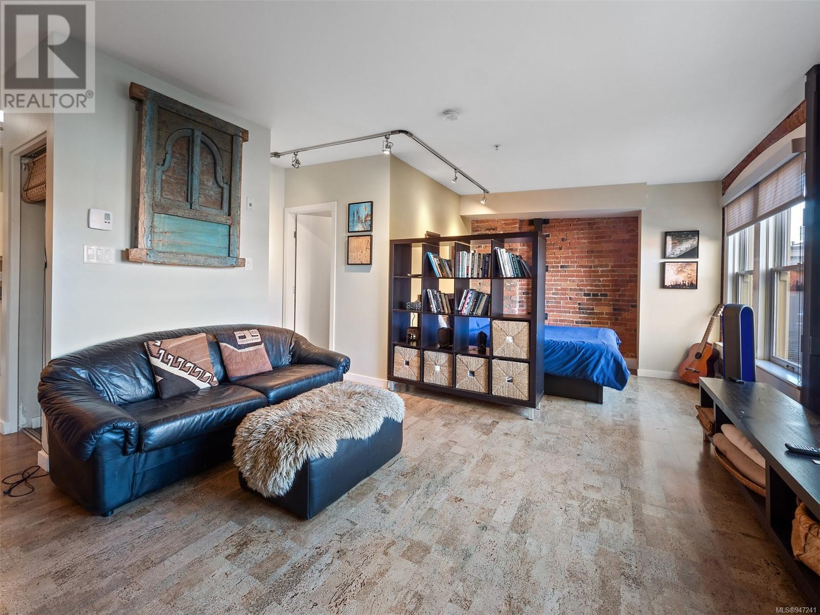 301 534 Yates St, #301