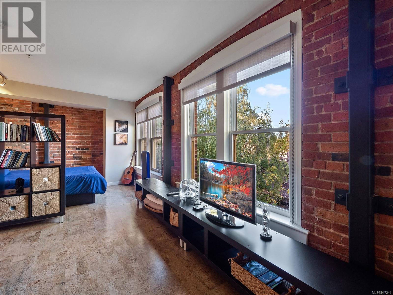 301 534 Yates St, #301