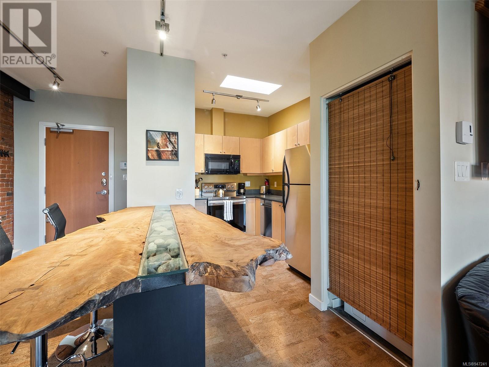 301 534 Yates St, #301
