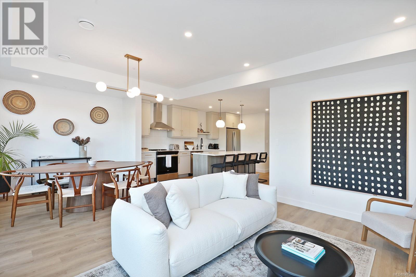 SL3 2720 Mission Rd, #SL3