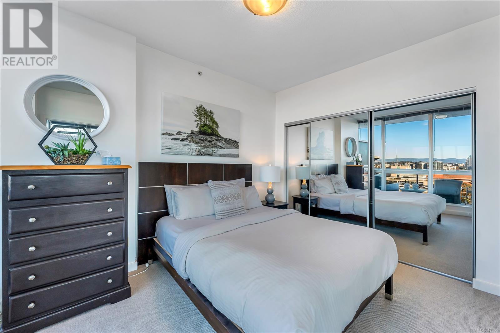 908 732 Cormorant St, #908