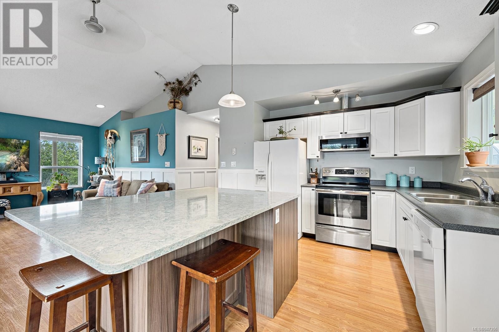 3331 Fraser Rd