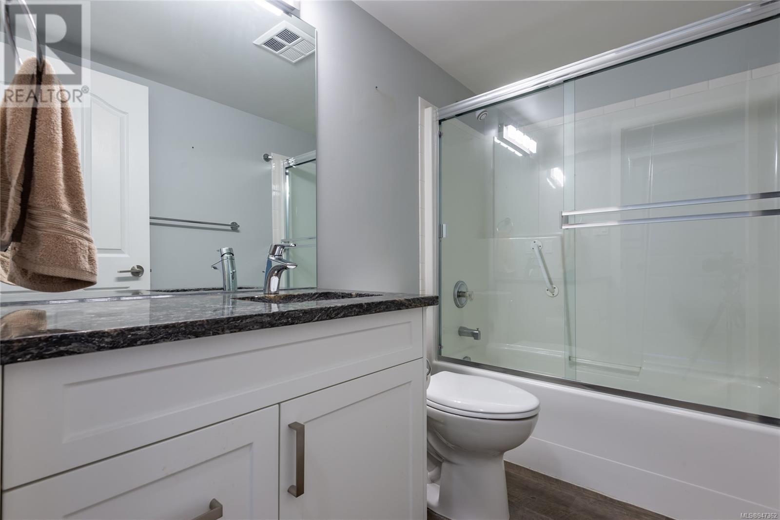 205 87 Island Hwy S, #205