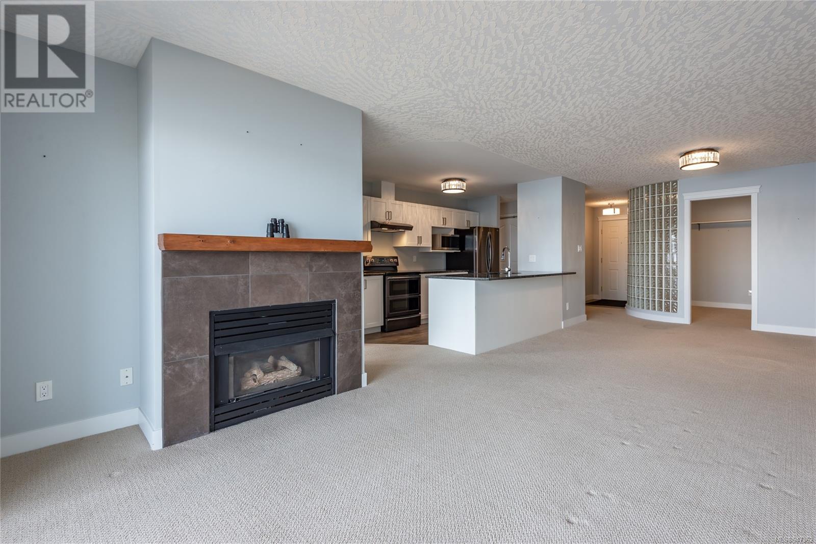 205 87 Island Hwy S, #205