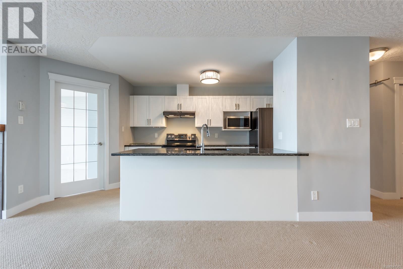 205 87 Island Hwy S, #205