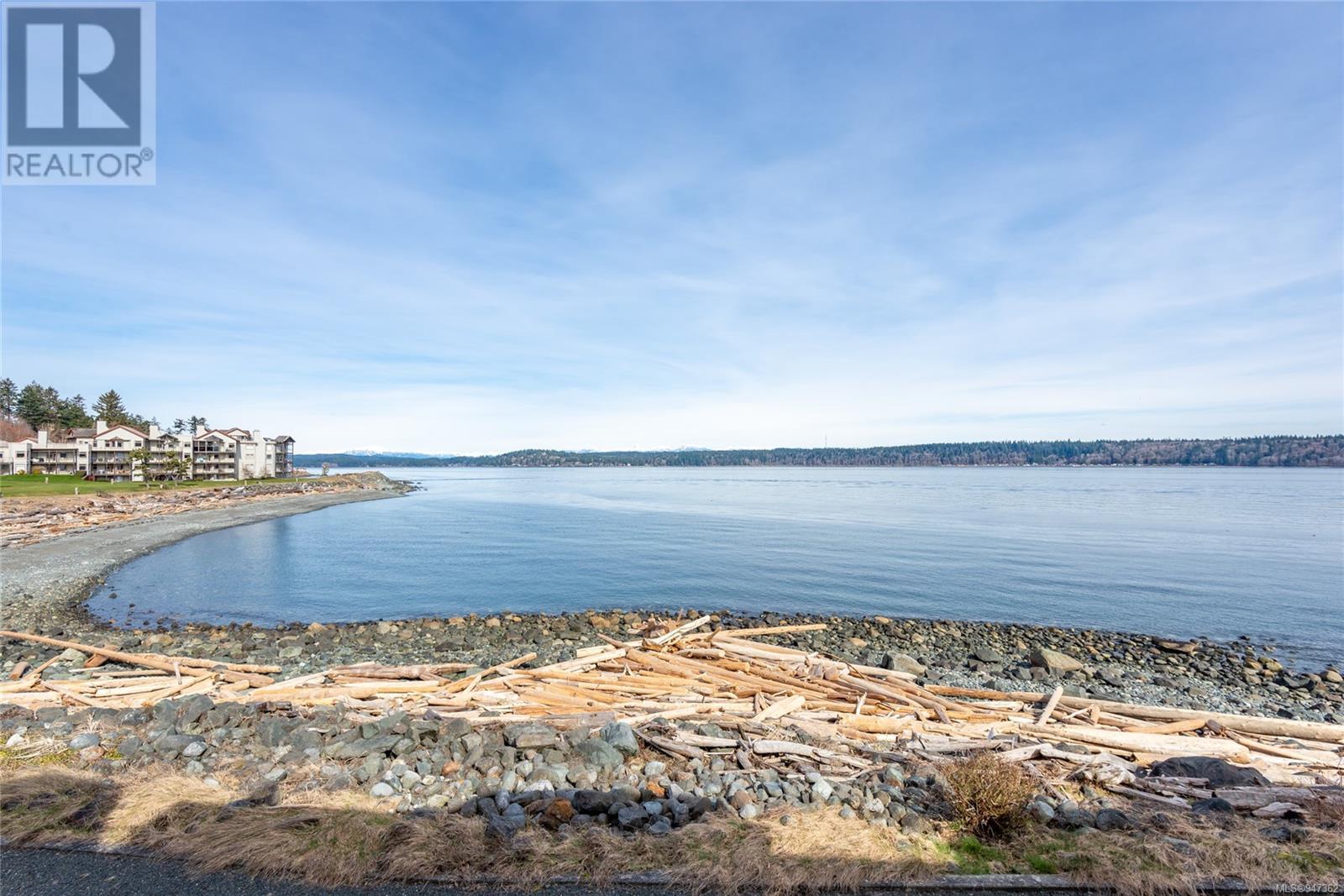 205 87 Island Hwy S, #205