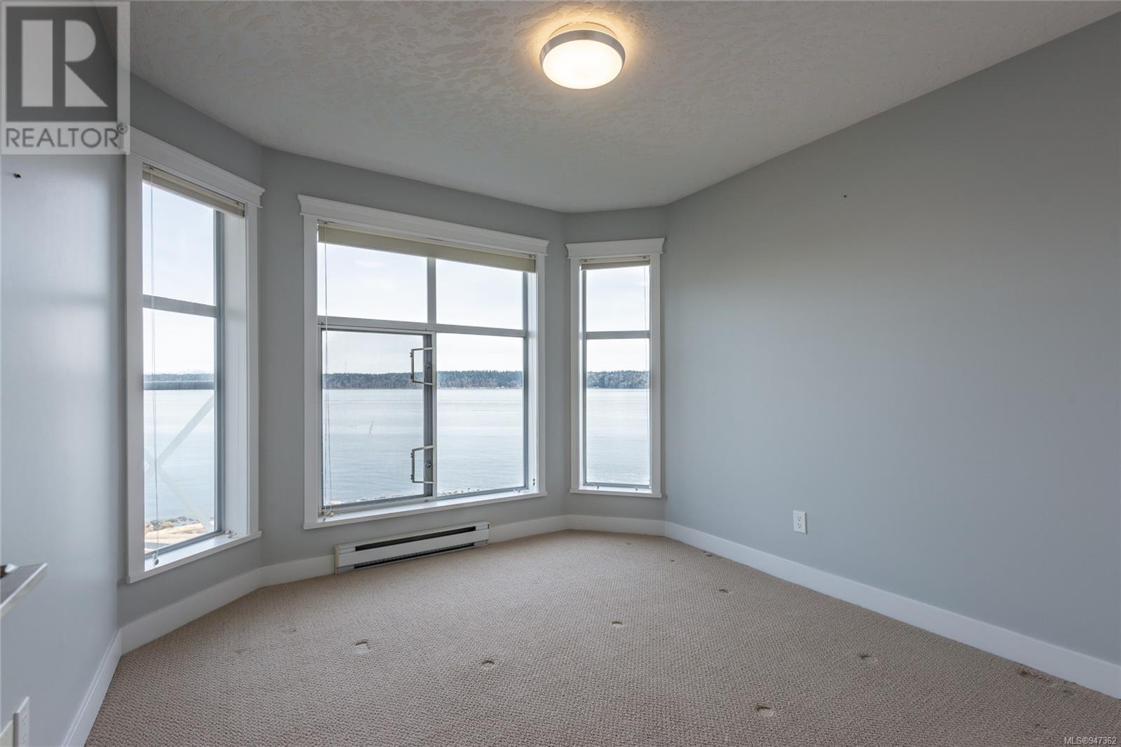 205 87 Island Hwy S, #205