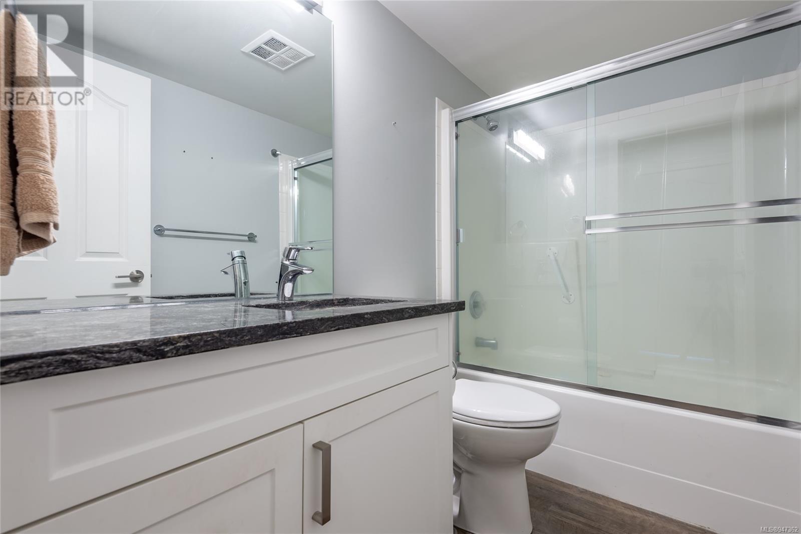 205 87 Island Hwy S, #205
