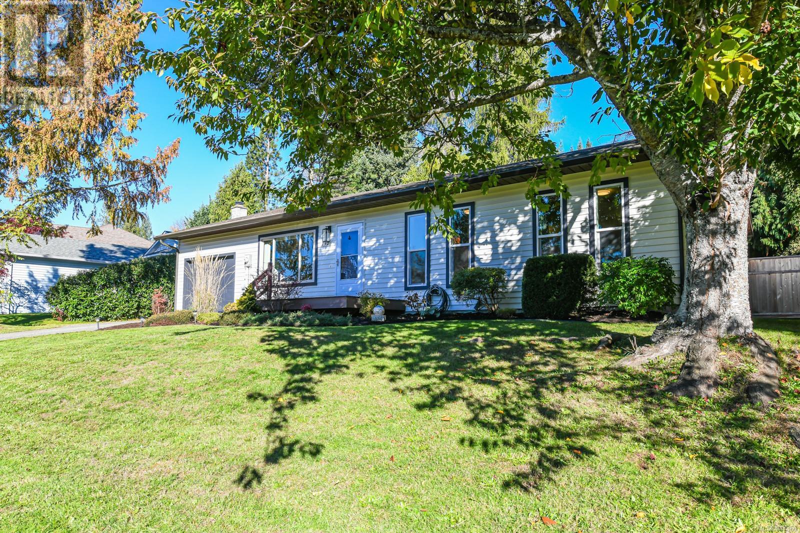 792 Highwood Dr