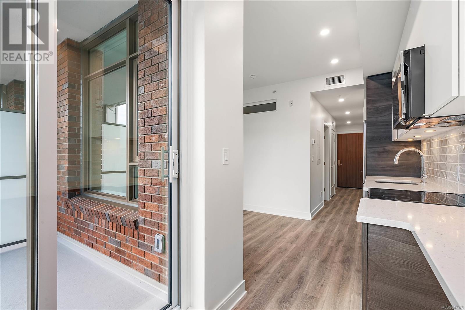 701 1628 Store St, #701