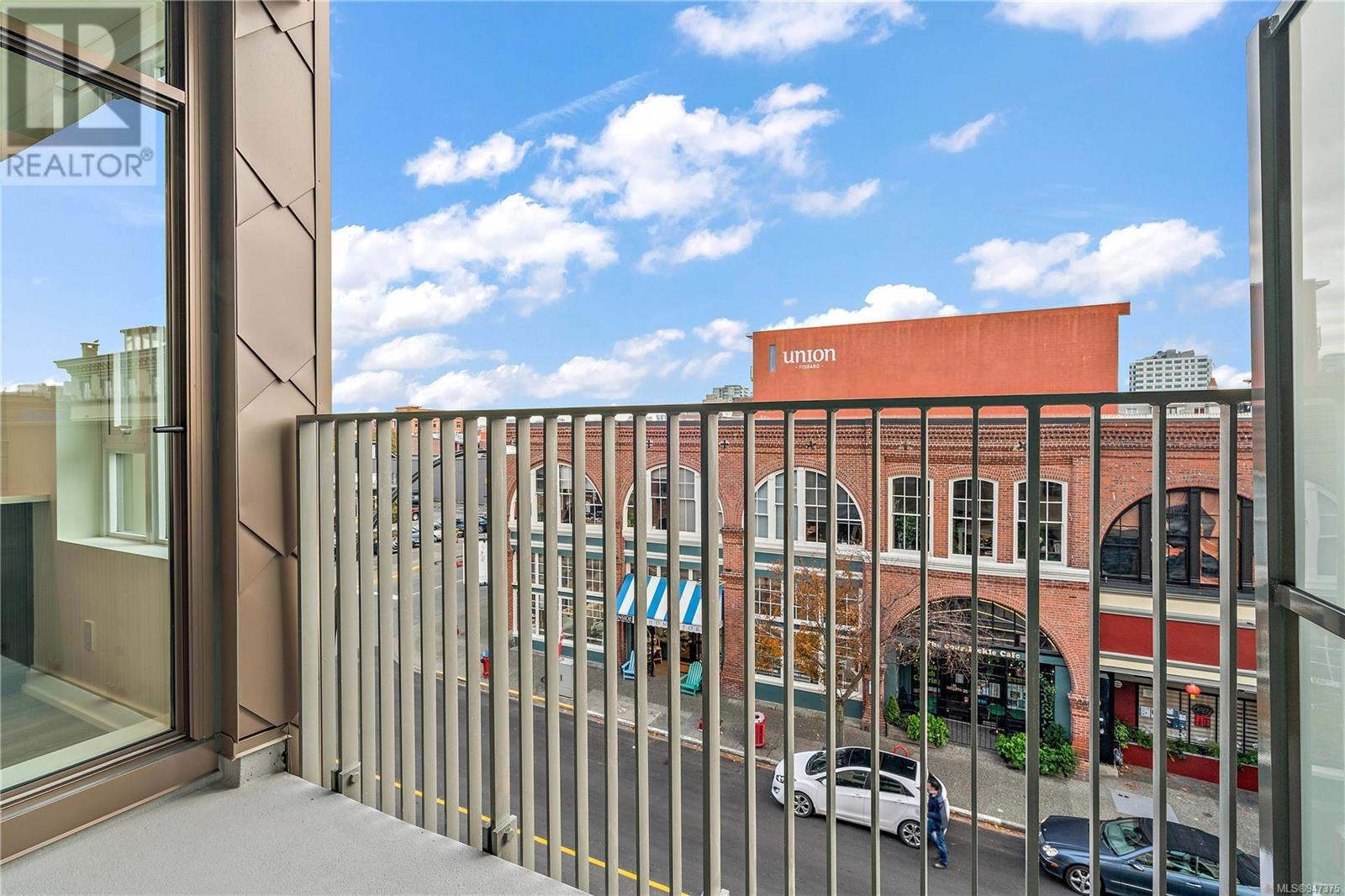 701 1628 Store St, #701