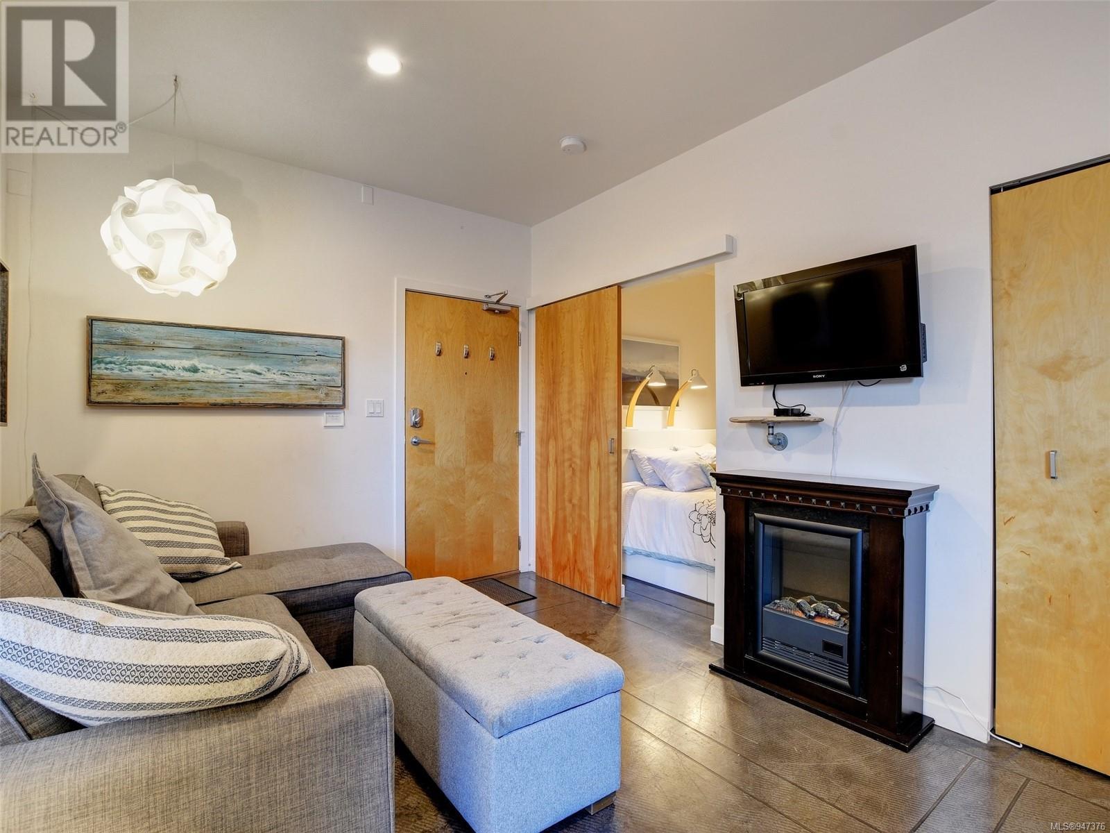 305 848 Mason St, #305
