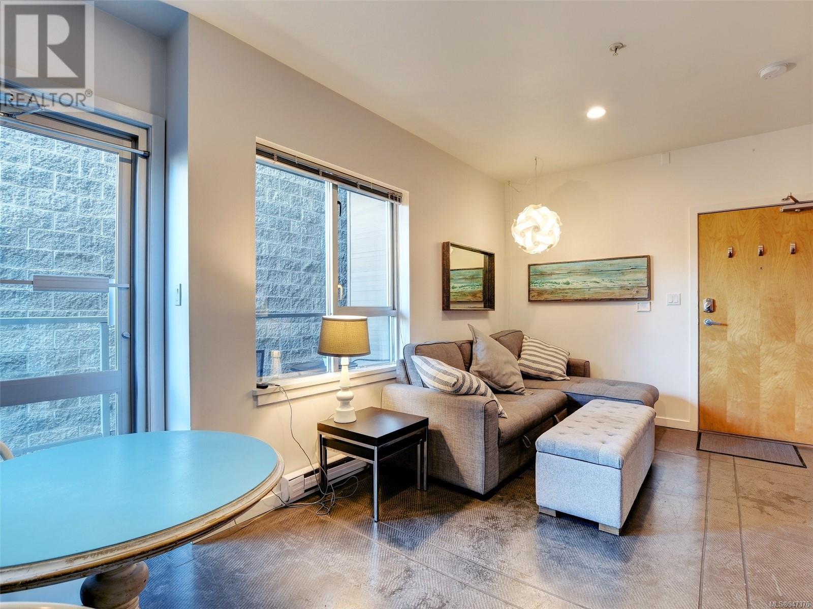 305 848 Mason St, #305