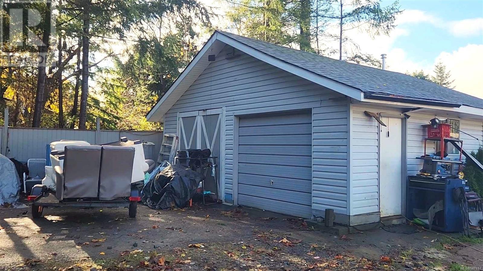 825 Evergreen Rd