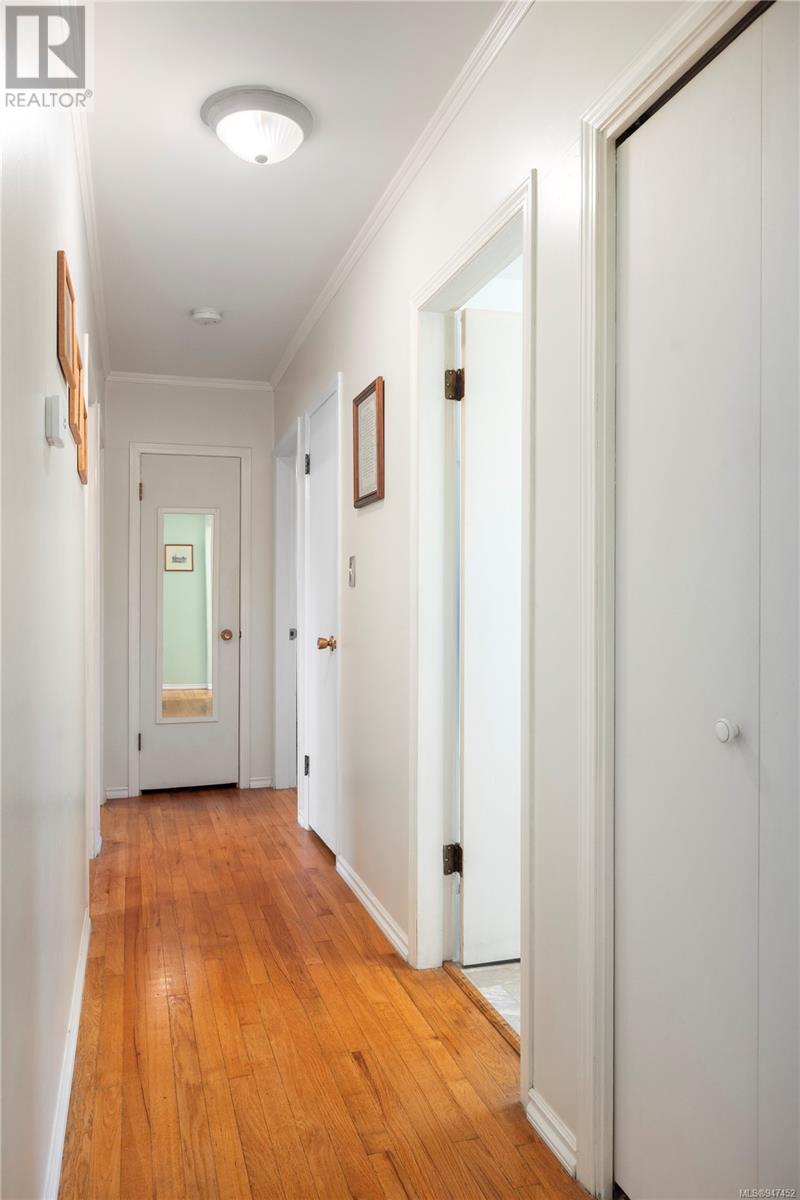 577 Hallsor Dr