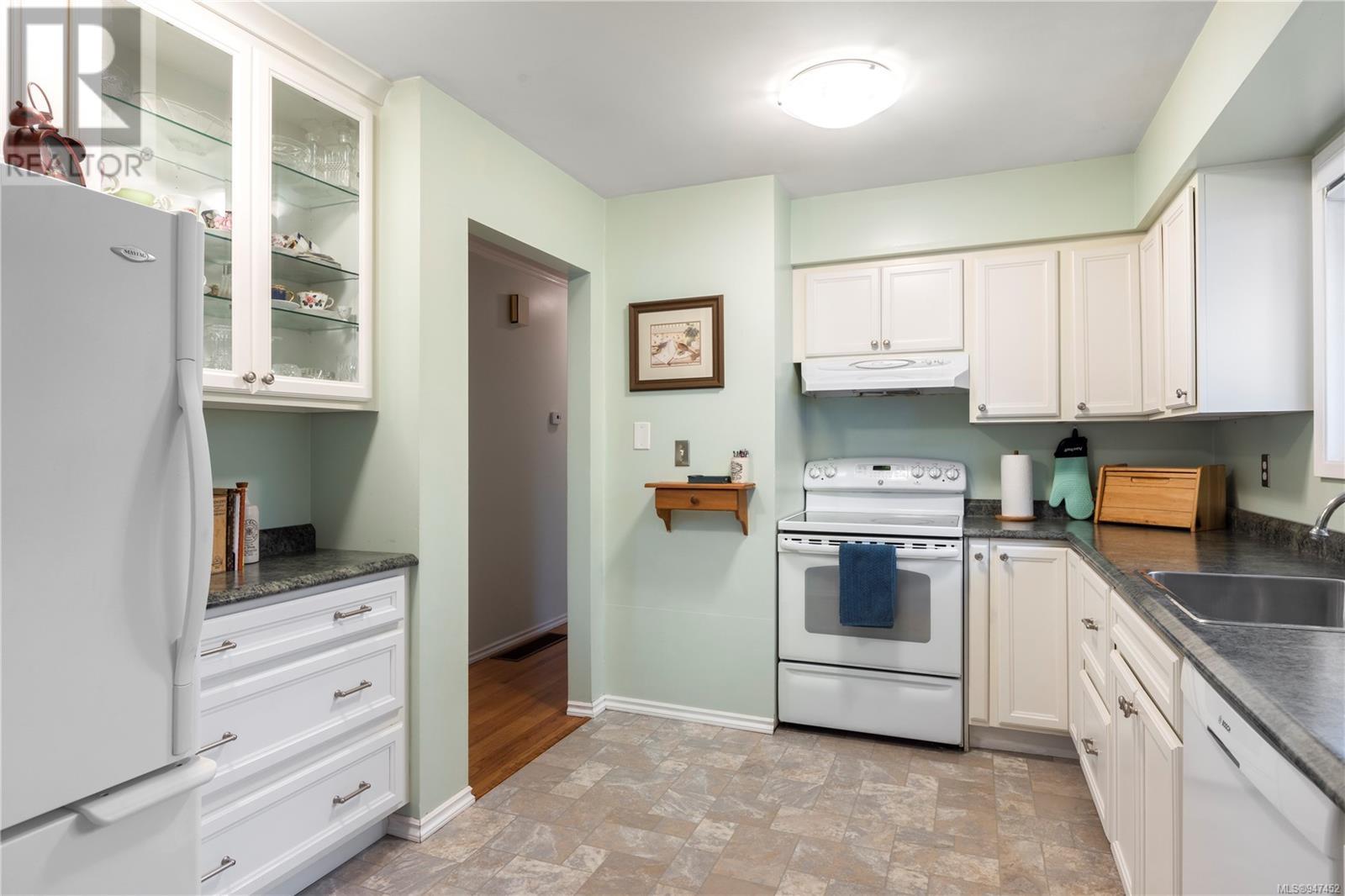 577 Hallsor Dr