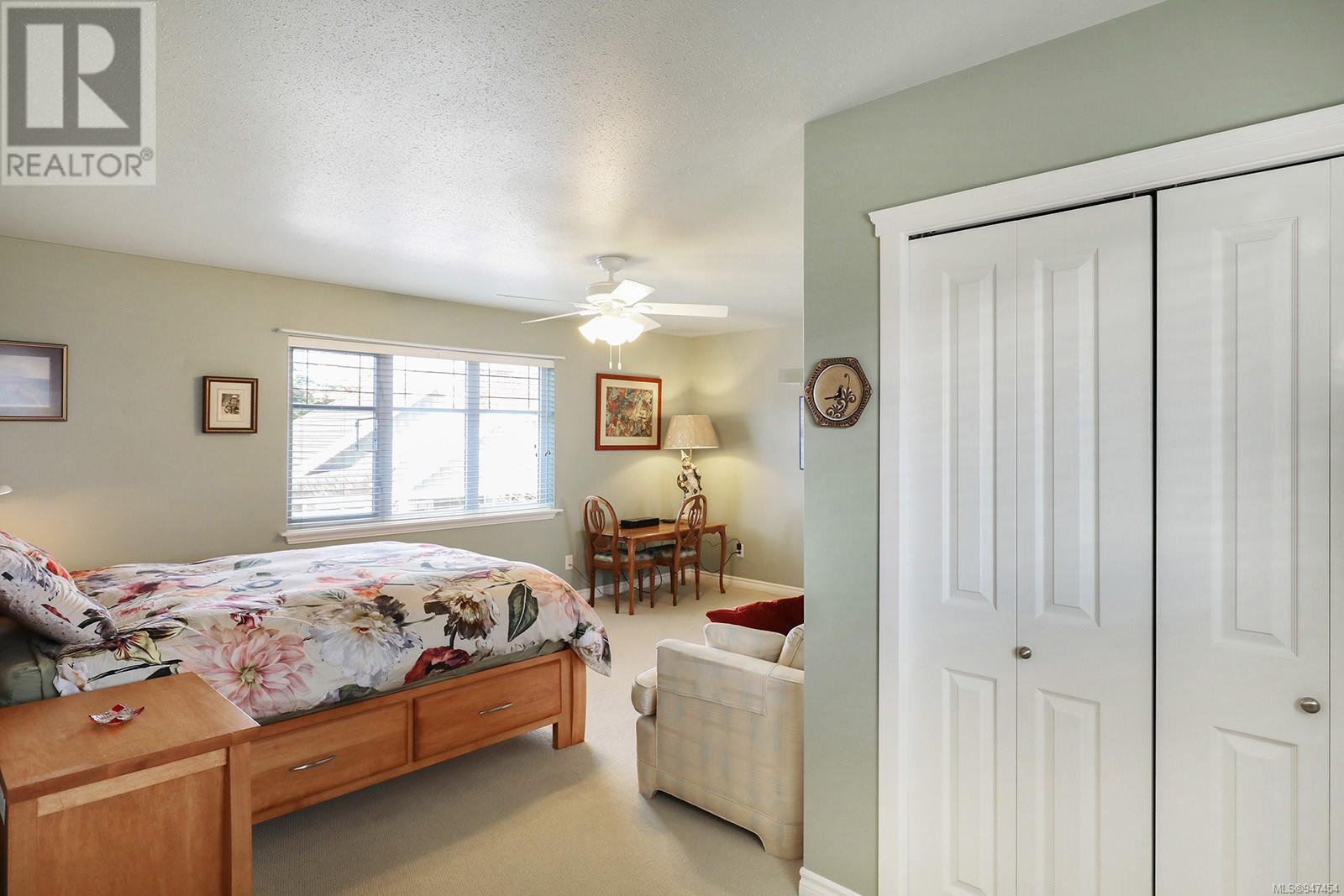 9 737 Royal Pl, #9