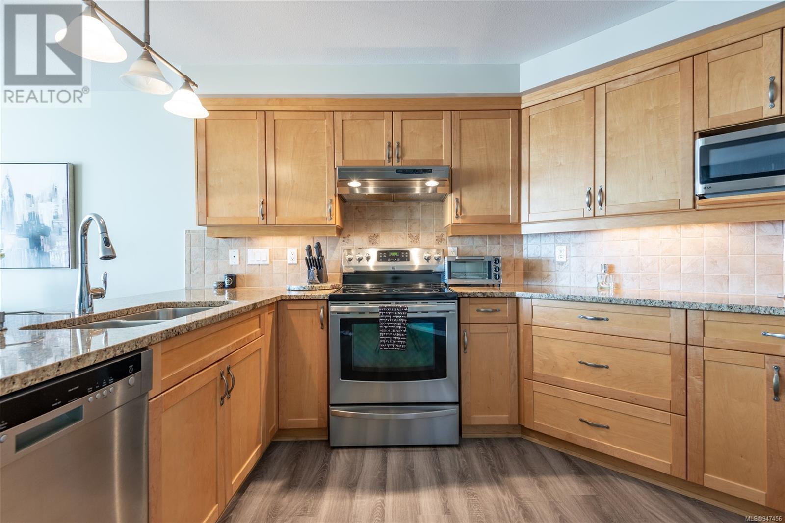 217 350 Island Hwy S, #217