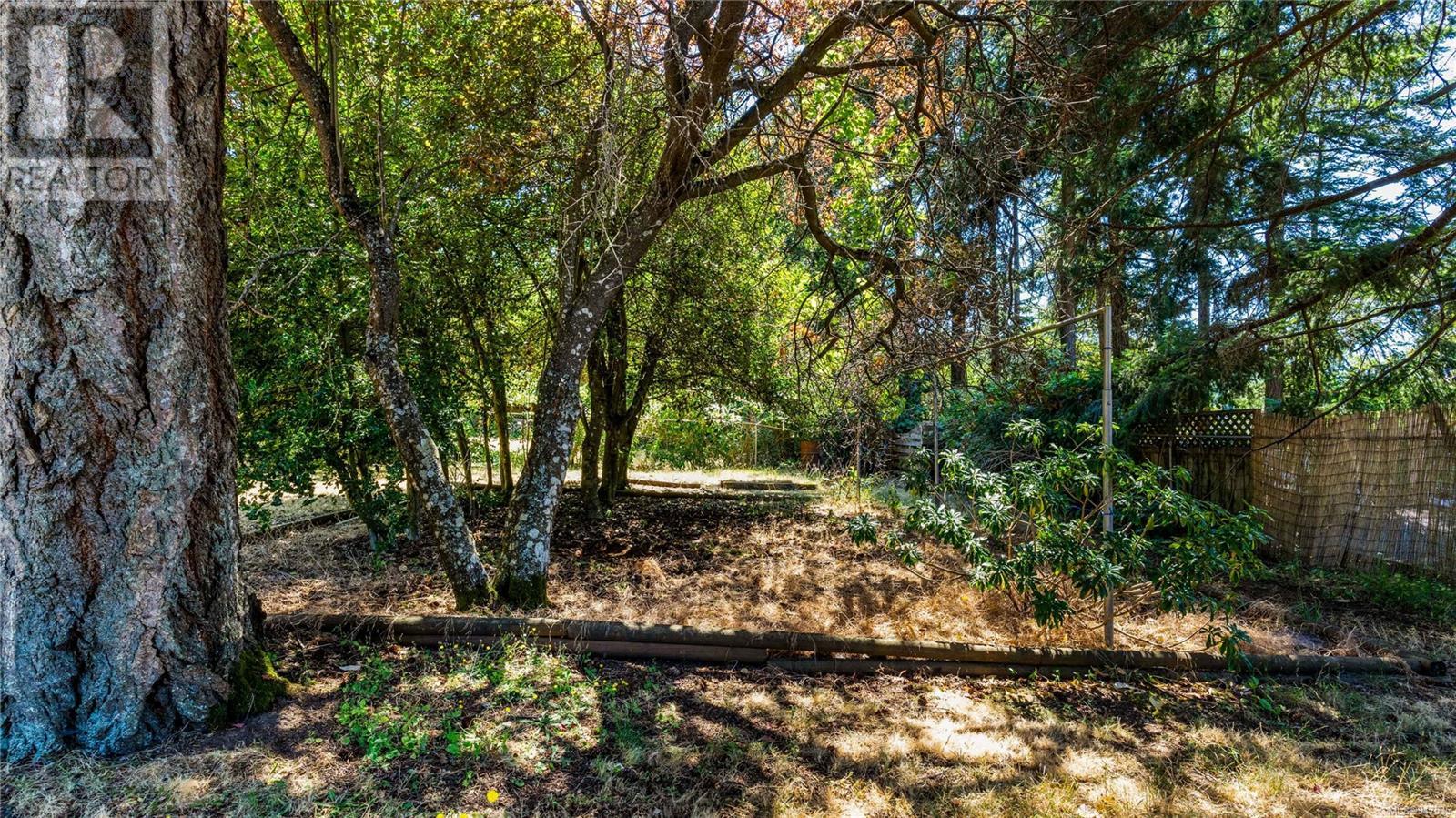 3048 Pickford Rd