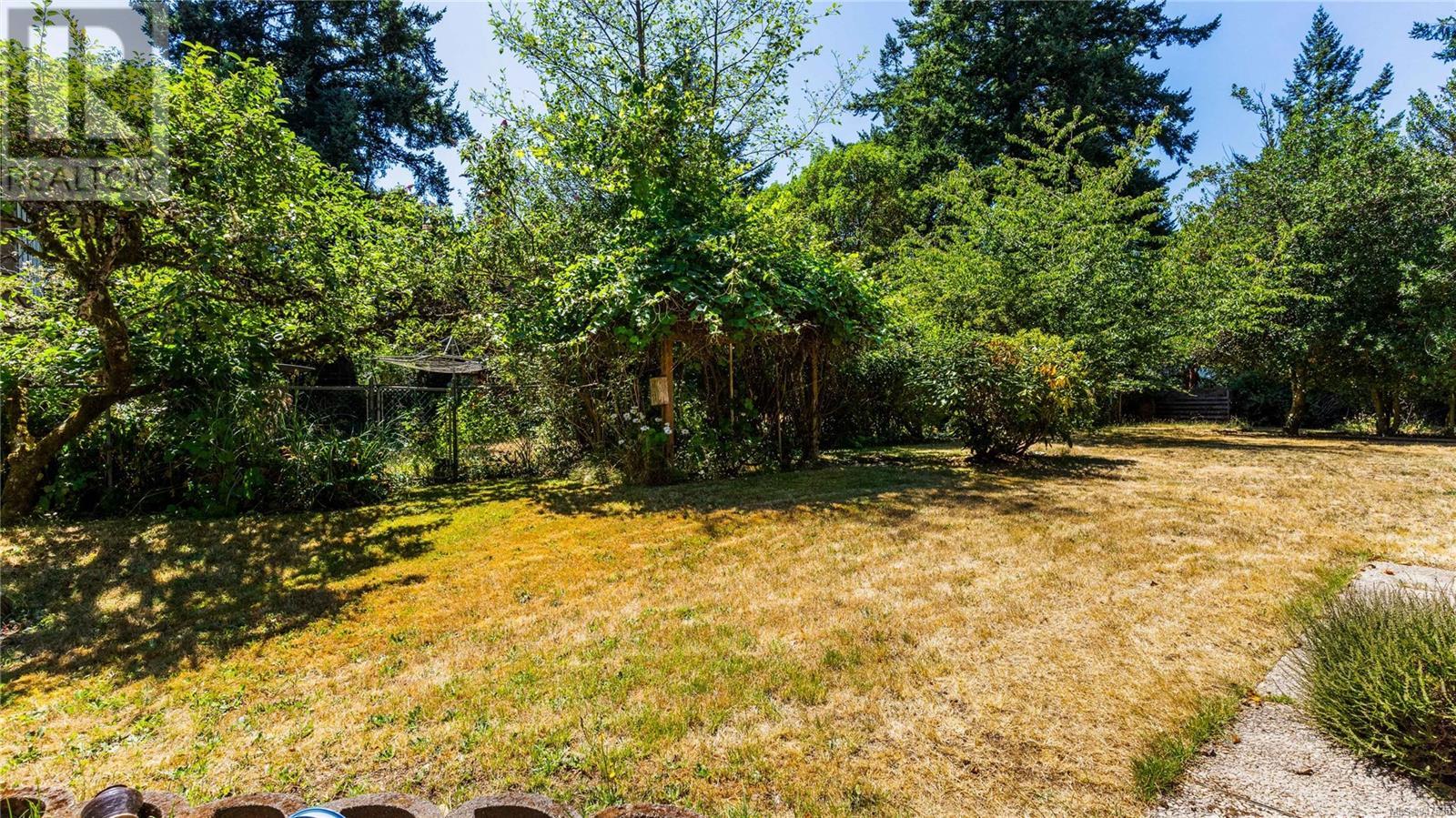 3048 Pickford Rd