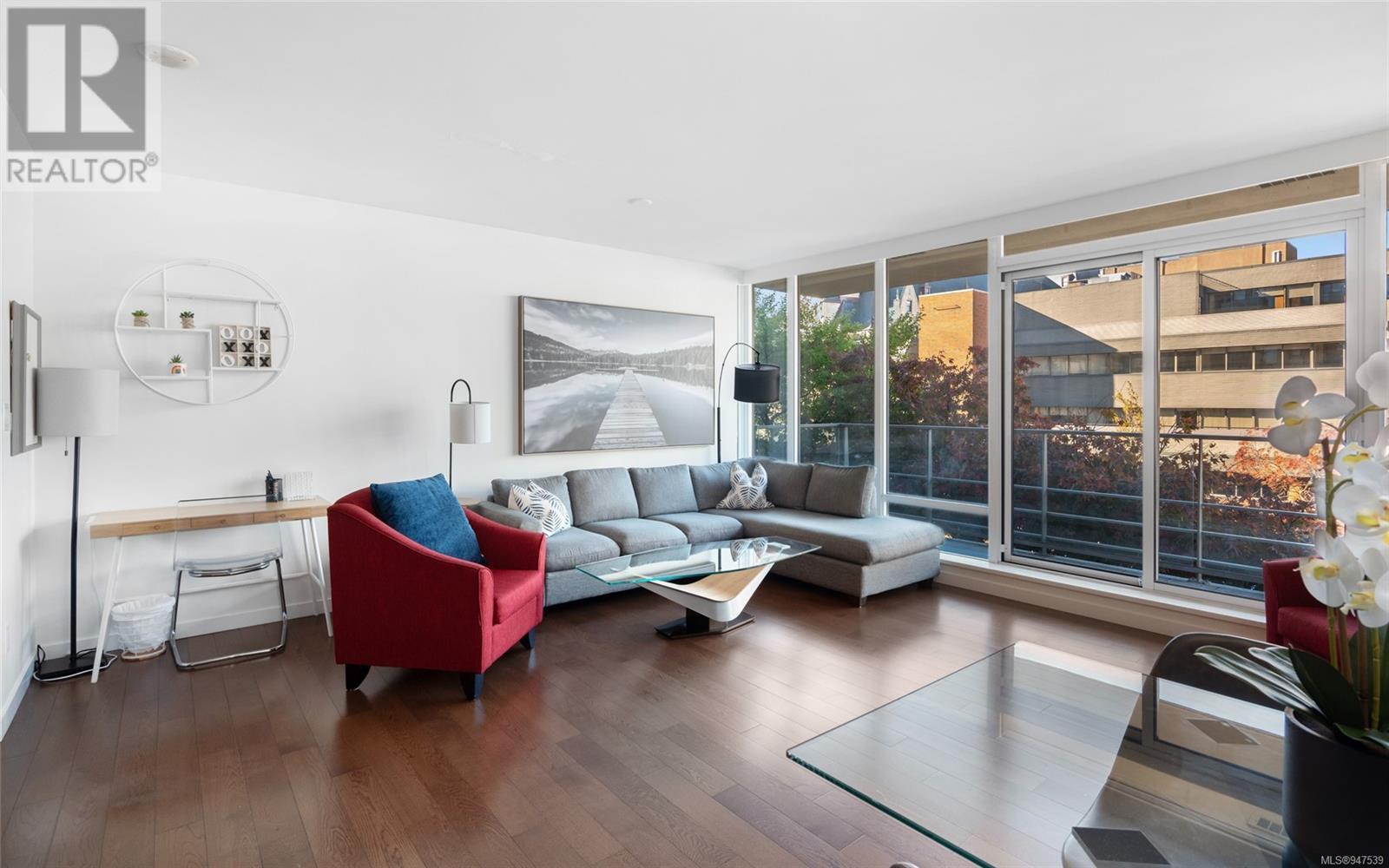 406 707 Courtney St, #406