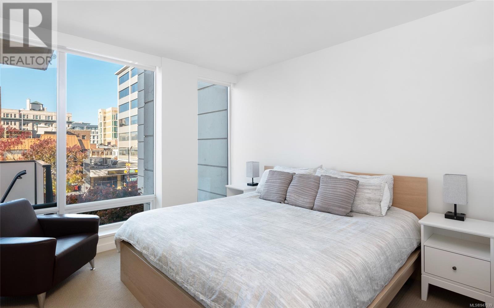 406 707 Courtney St, #406