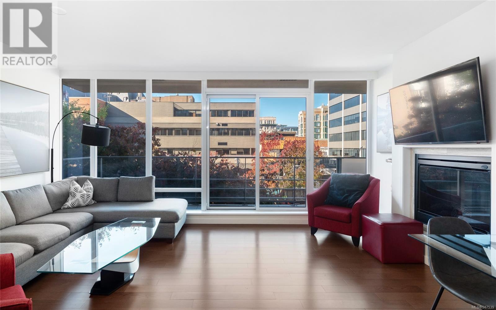 406 707 Courtney St, #406