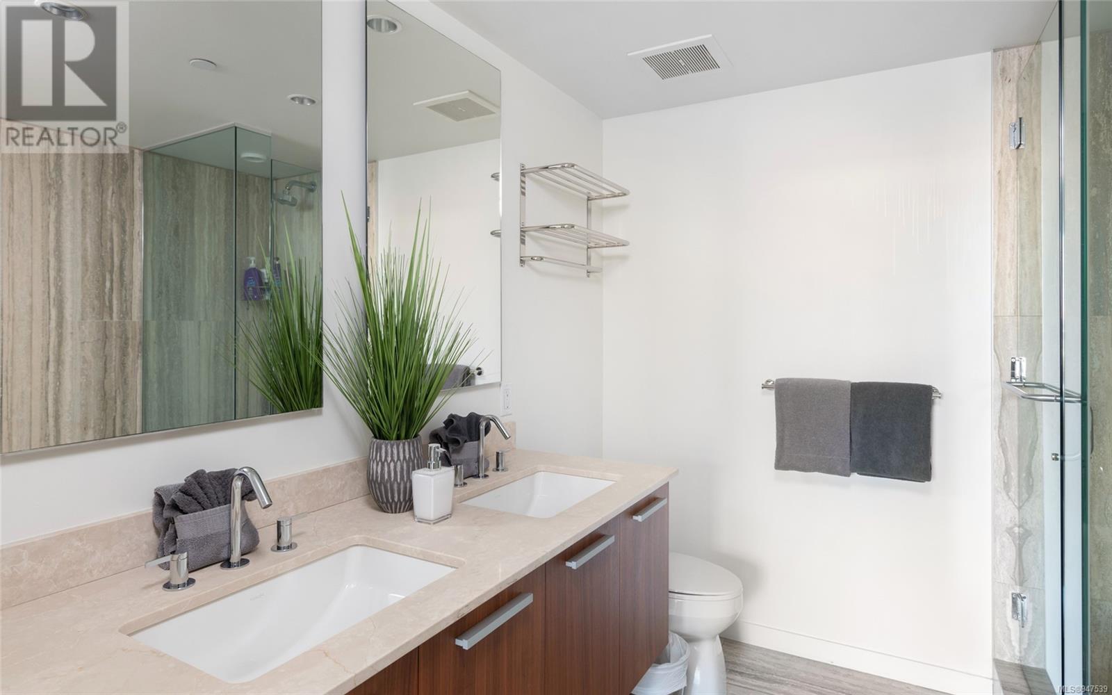 406 707 Courtney St, #406