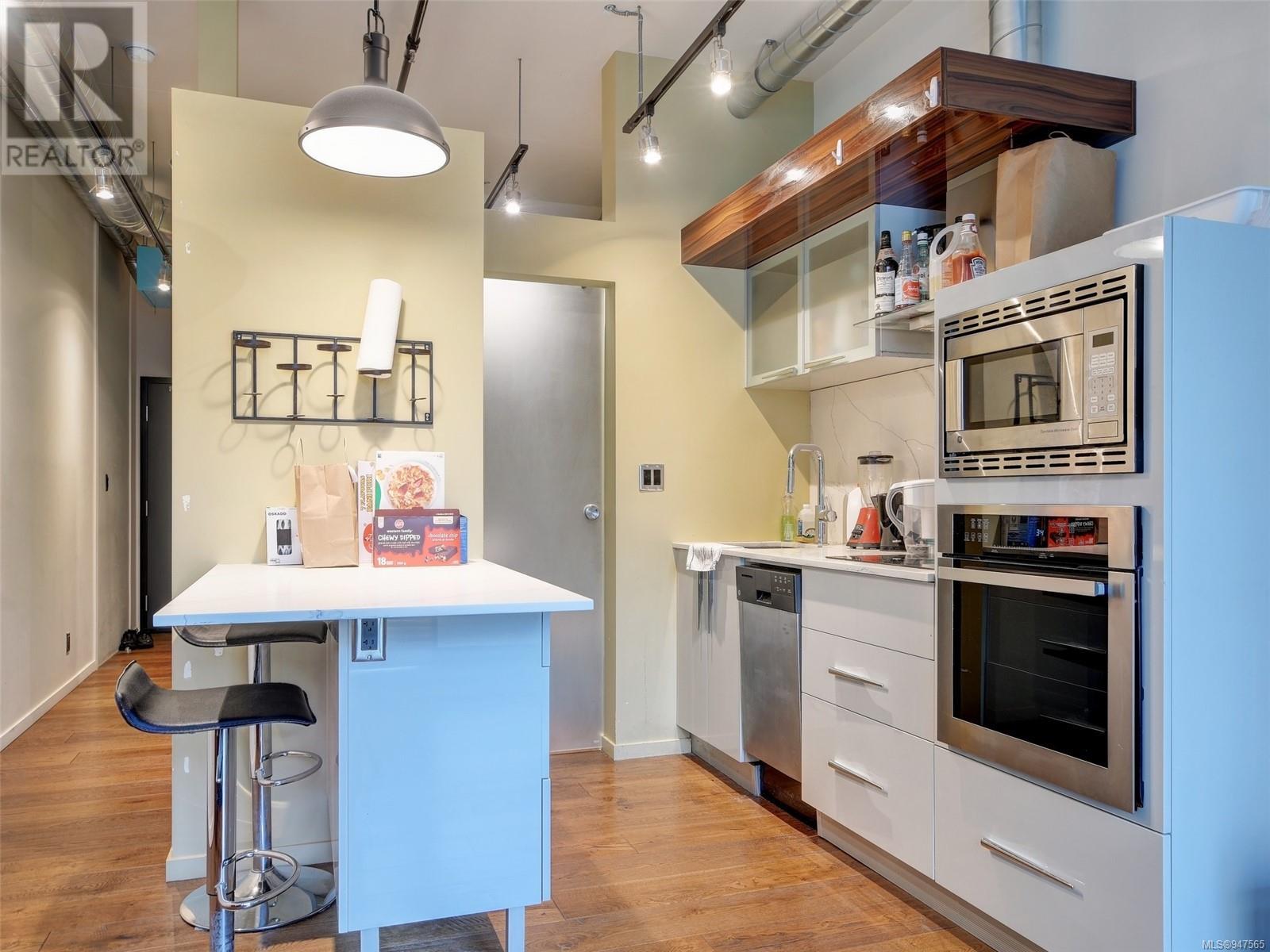 523 1029 View St, #523