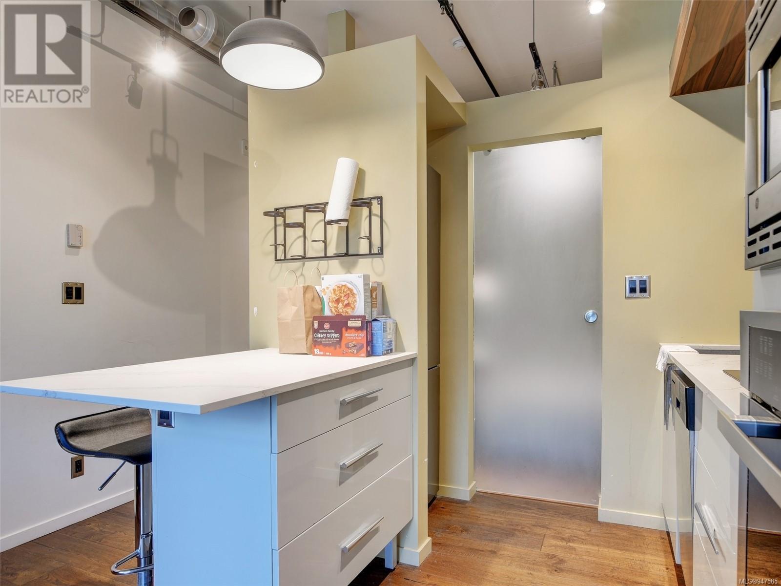 523 1029 View St, #523