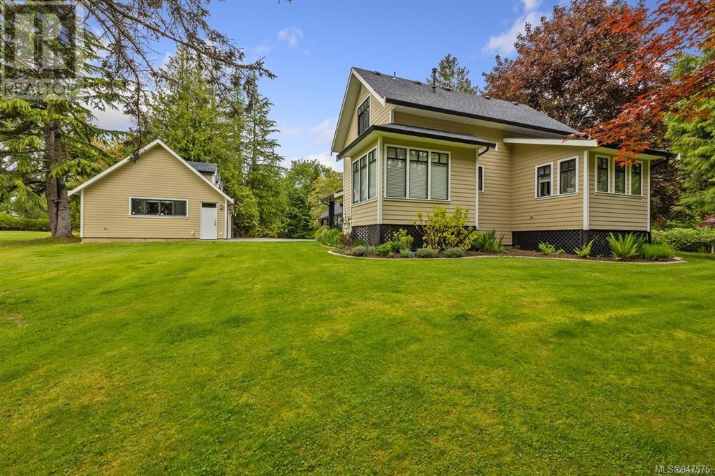 1533 Cedar Ave