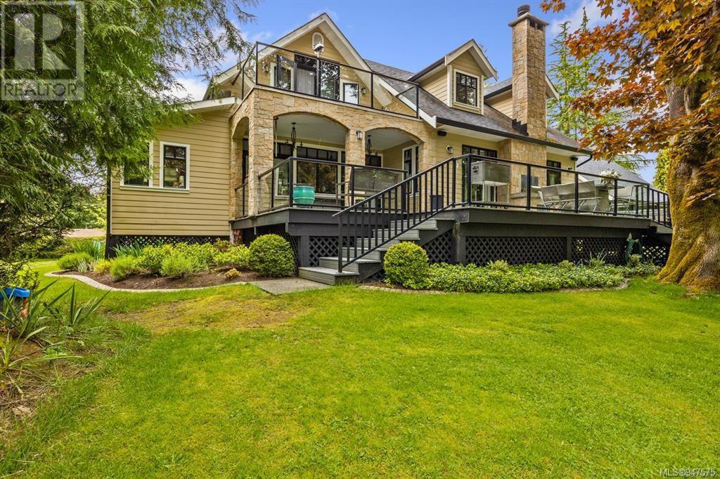 1533 Cedar Ave