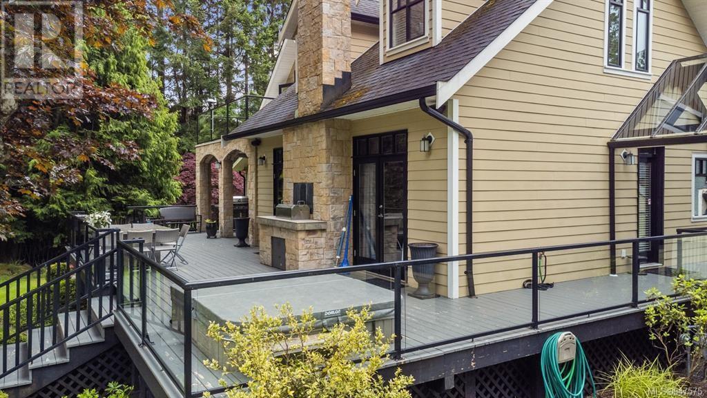 1533 Cedar Ave