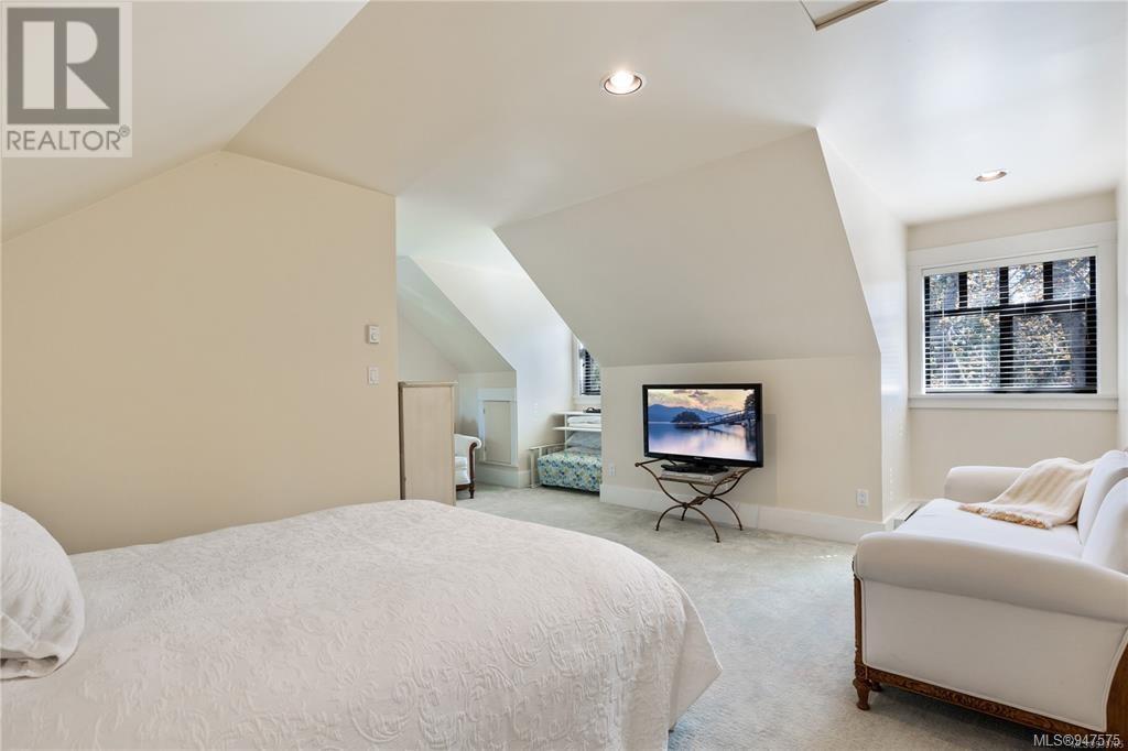 1533 Cedar Ave