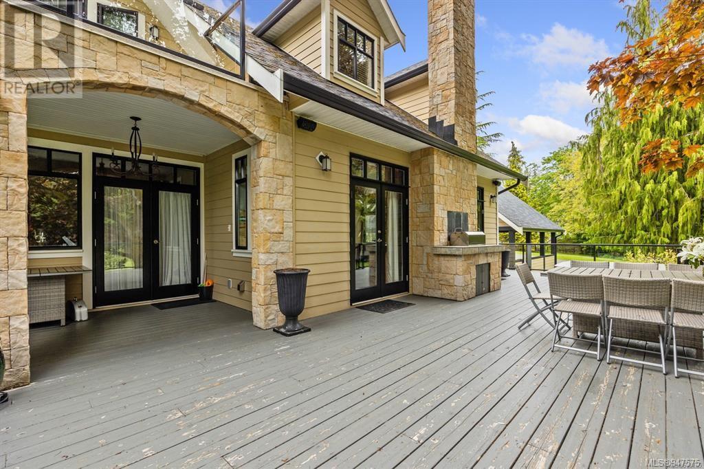 1533 Cedar Ave