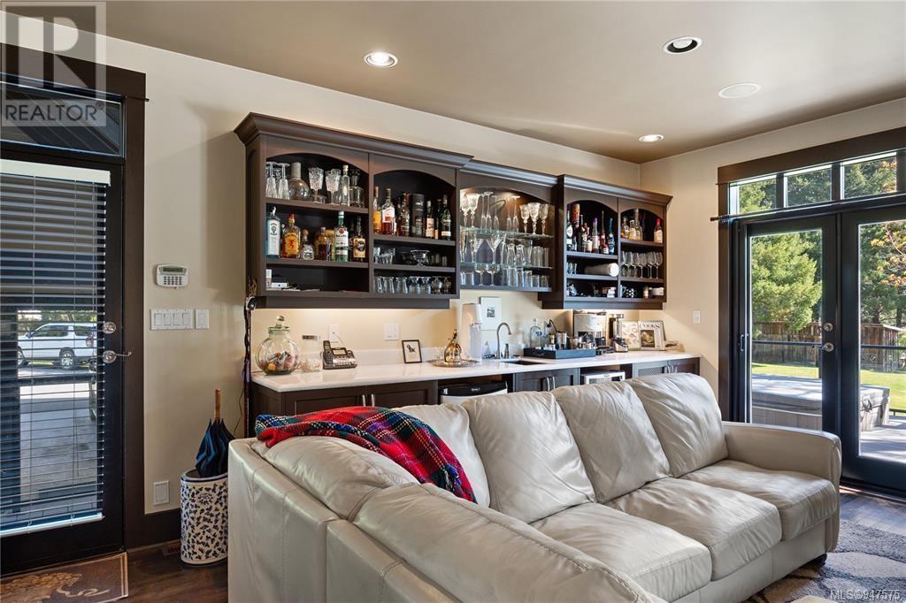 1533 Cedar Ave