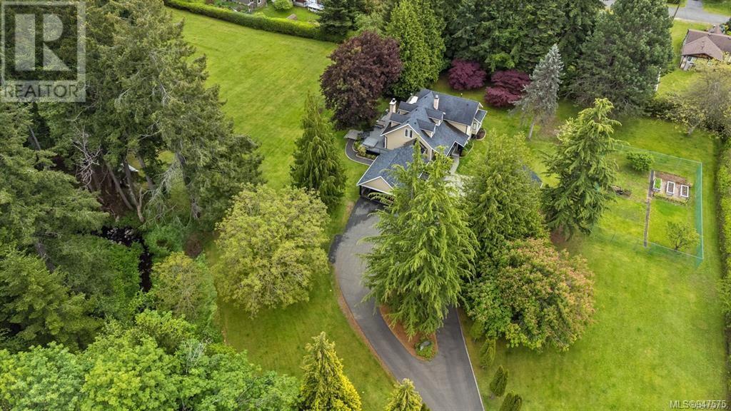 1533 Cedar Ave