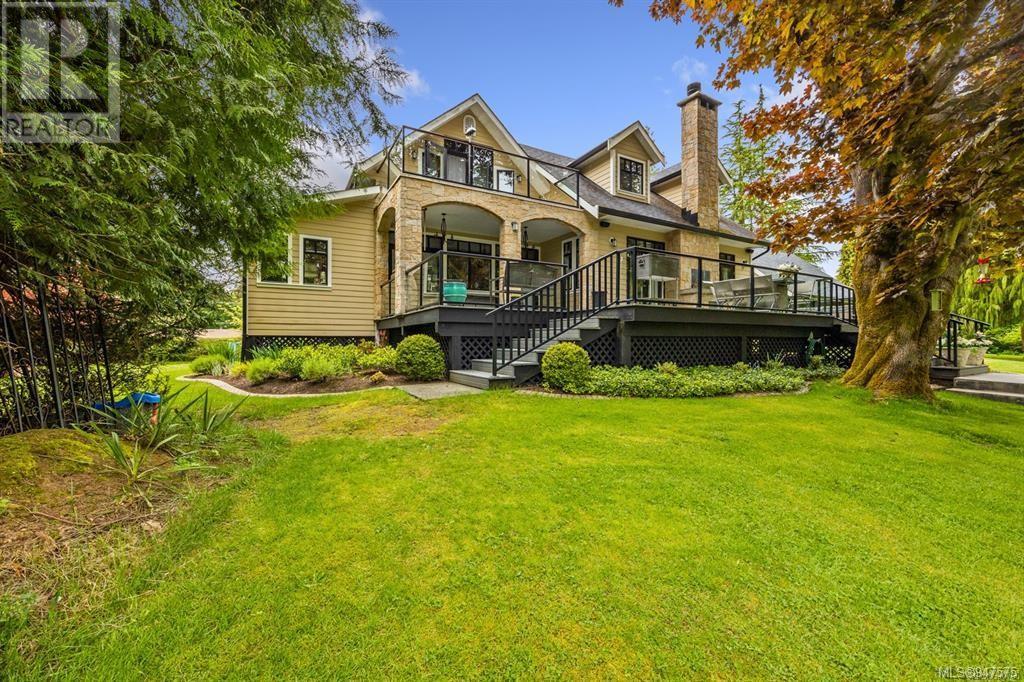 1533 Cedar Ave