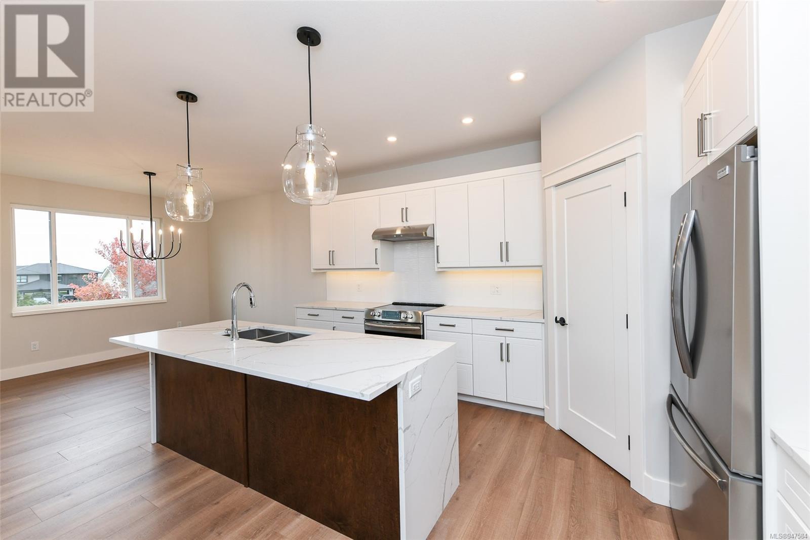 3402 Eagleview Cres