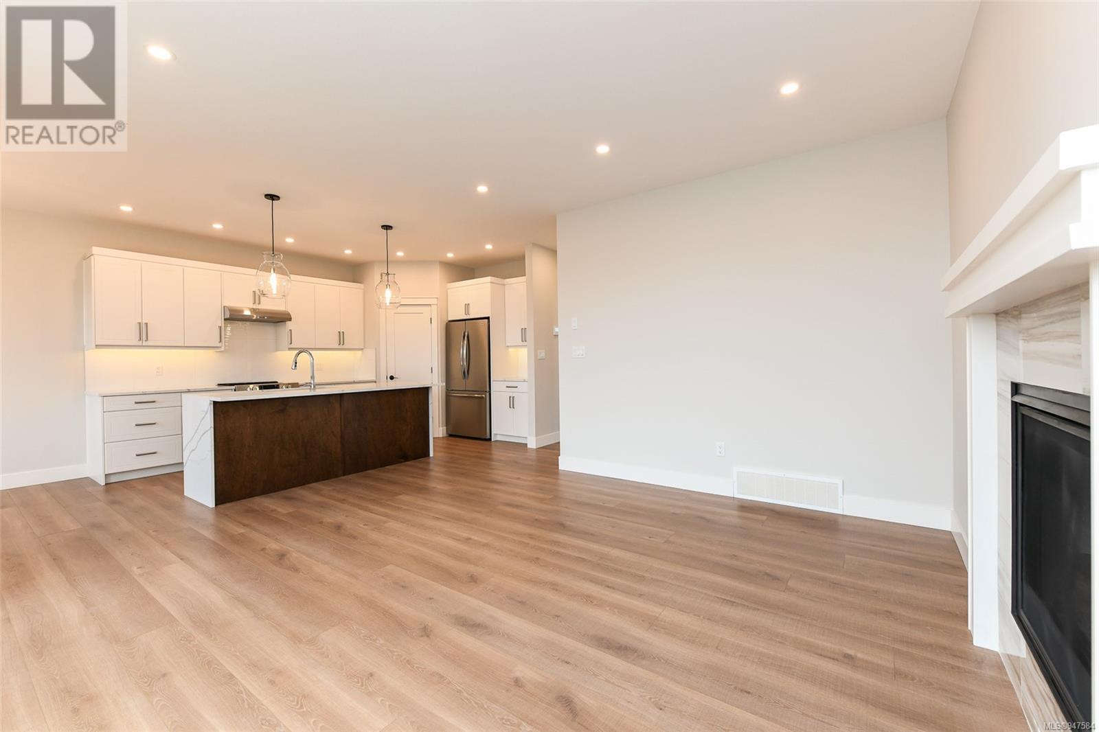 3402 Eagleview Cres