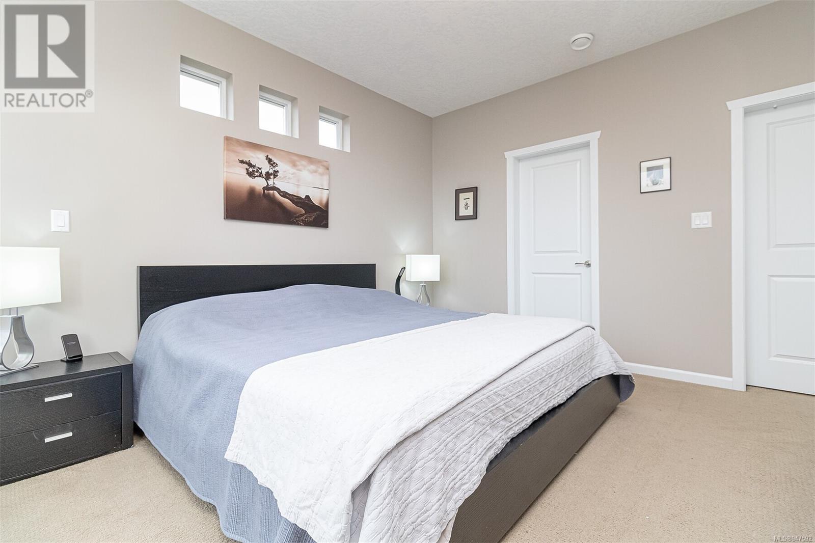 2454 Anthony Pl