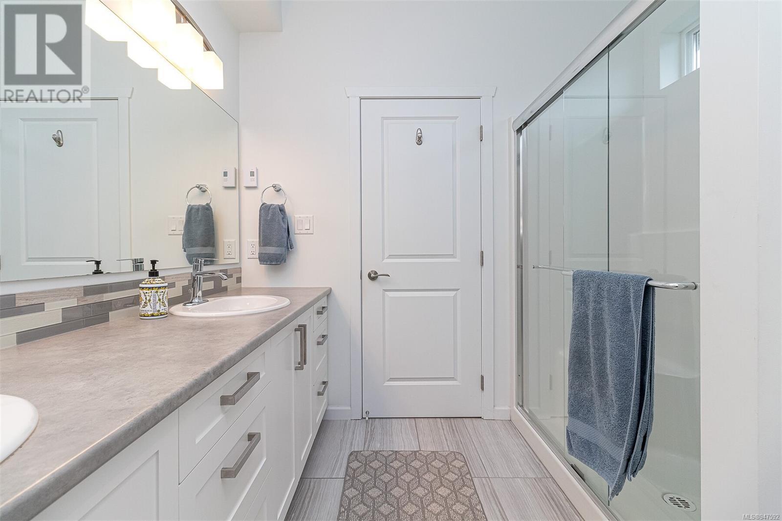2454 Anthony Pl
