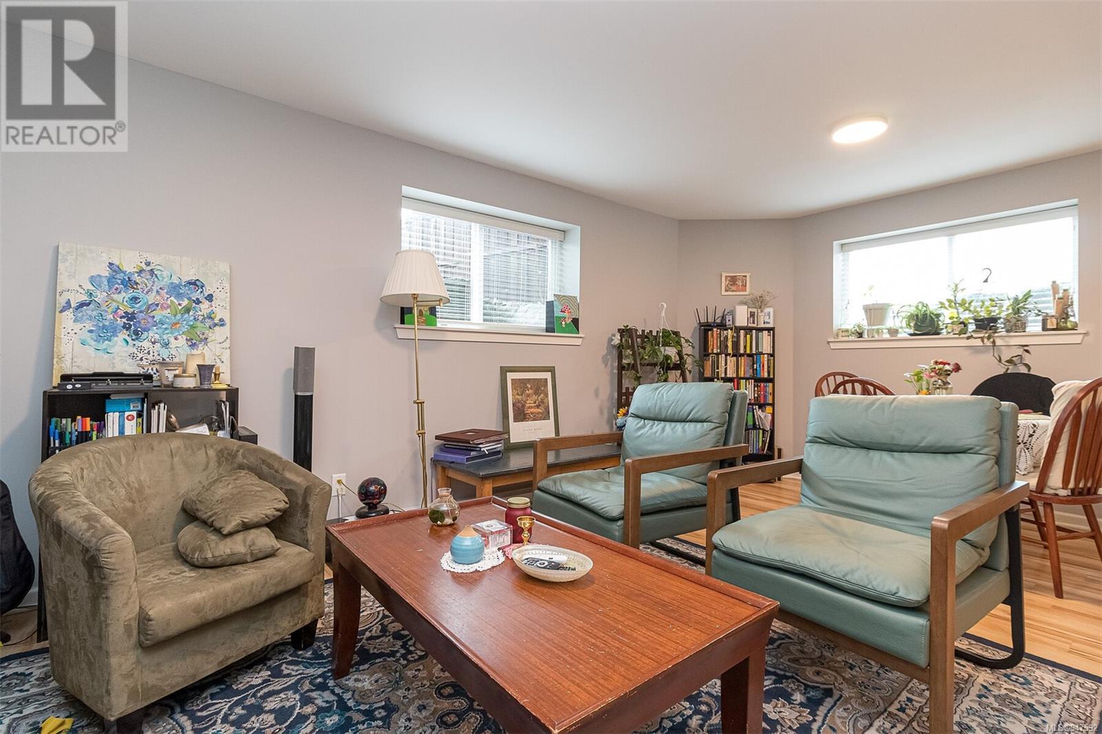 2454 Anthony Pl